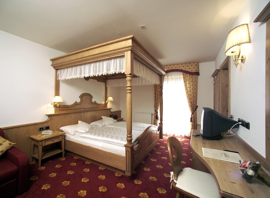 Hotel Flora 셀바디발가르디나 외부 사진